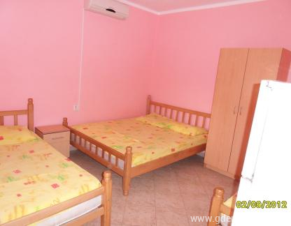 Appartements et chambres "Ravić" - Sutomore, , logement privé à Sutomore, Monténégro - Soba br.1 Appartements et chambres "Ravić" - Sutomore, , logement privé à Sutomore, Monténégro - Soba br.1